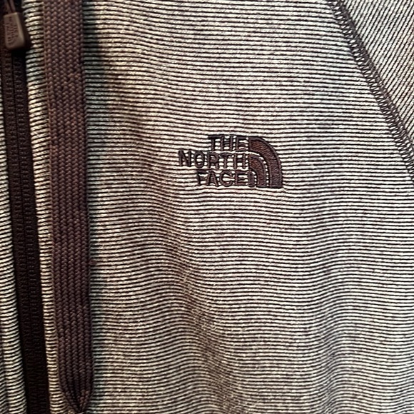 Ladies, purple, lightweight north face hoodie jacket - Picture 2 of 6